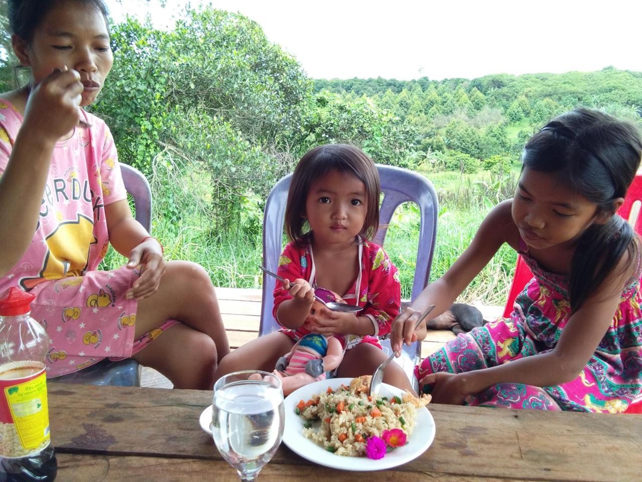 Mr Pov Home Stay Banlung Екстериор снимка